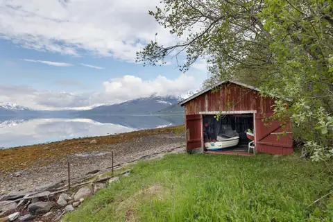 Seljelvnesveien 1755, Laksvatn