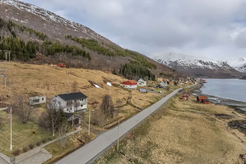 Sjøtunvegen 404, Kvaløya